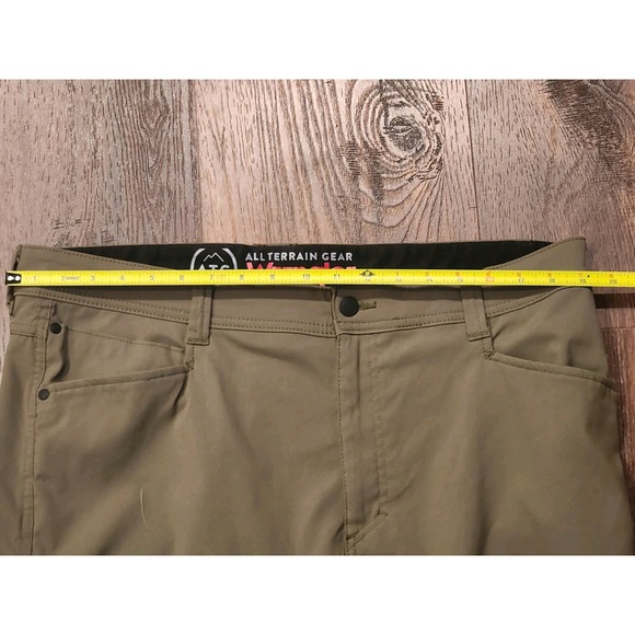 Wrangler Men's Pants ATG All Terrain Gear Size 38X30(38X28) Oliver Green Hiking - Picture 5 of 7